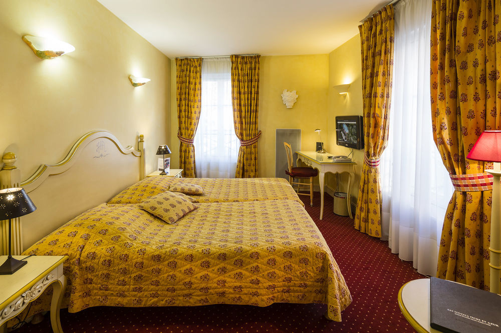 Hotel And Restaurant L Arena Frejus Bagian luar foto