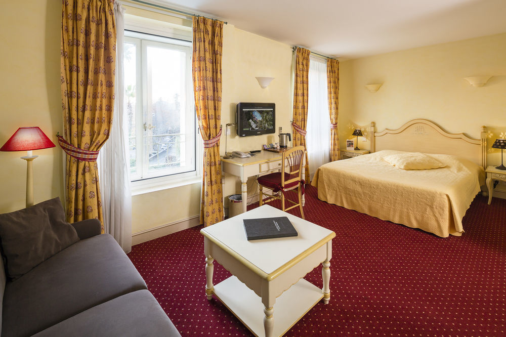 Hotel And Restaurant L Arena Frejus Bagian luar foto